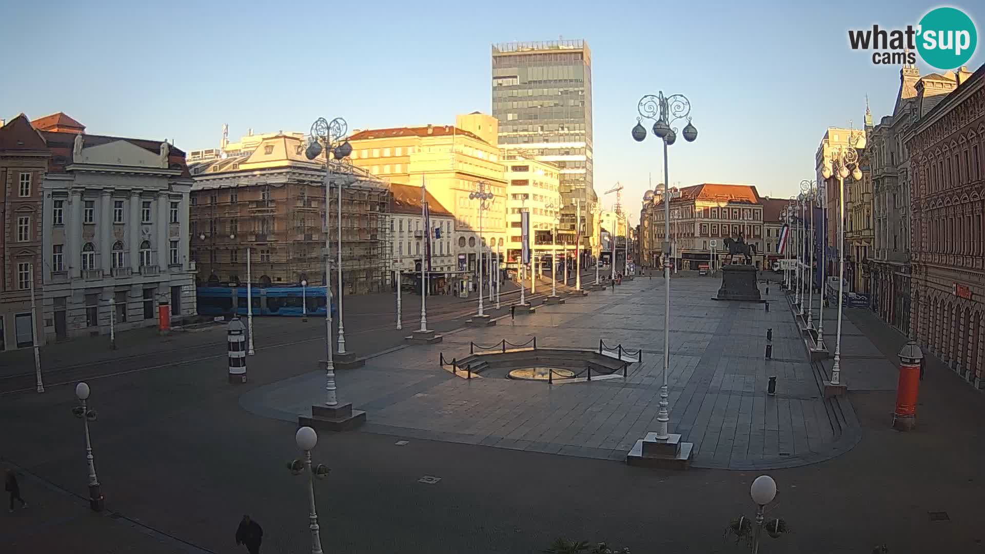 Zagreb Live Webcam – Bana Jelačić square
