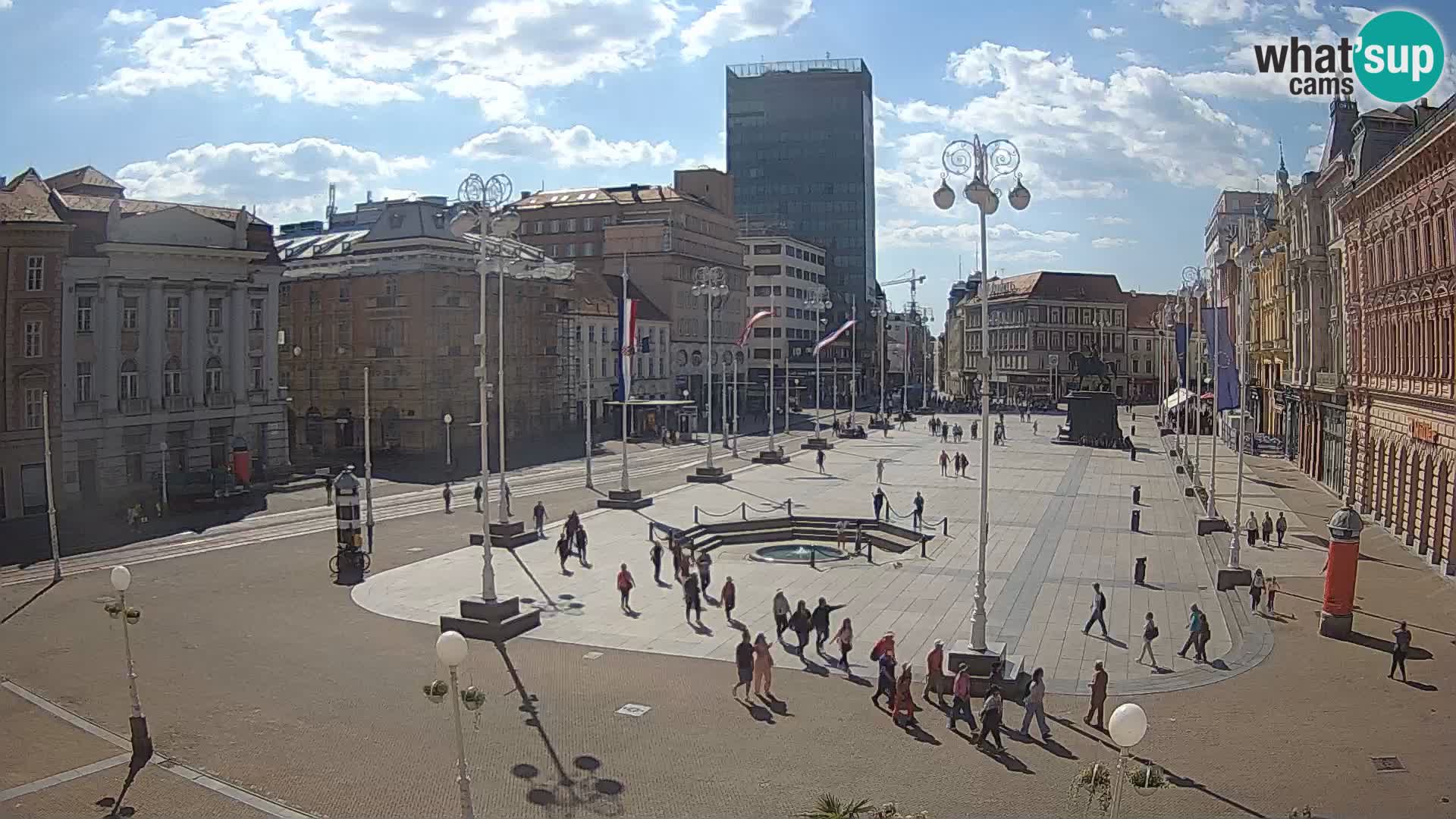 Zagreb spletna kamera trg Bana Jelačića