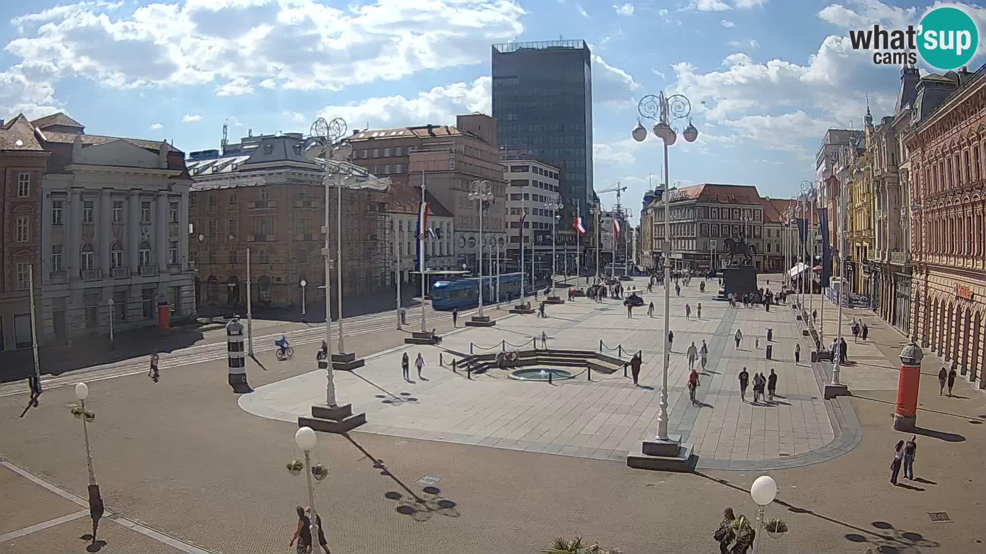Zagreb Live Webcam – Bana Jelačić square