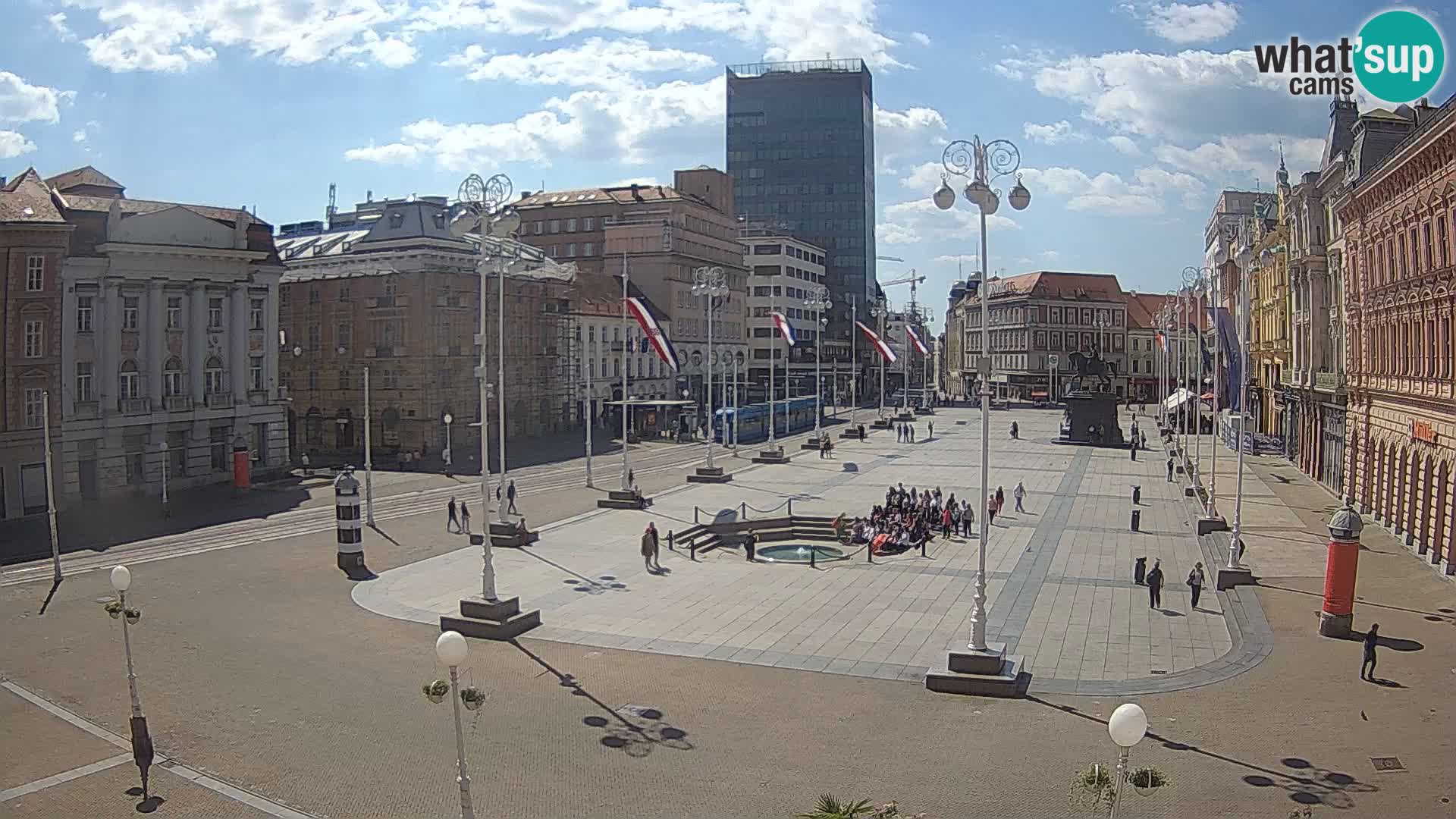 Zagreb spletna kamera trg Bana Jelačića