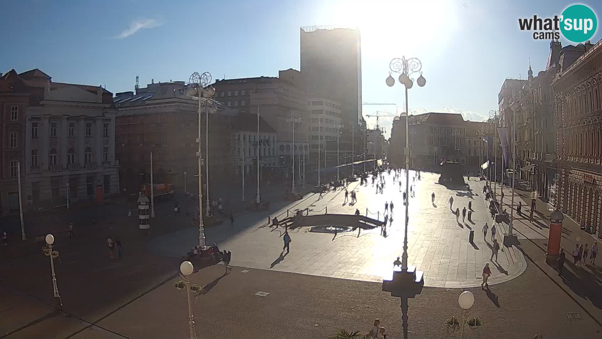 Zagreb Live Webcam – Bana Jelačić square
