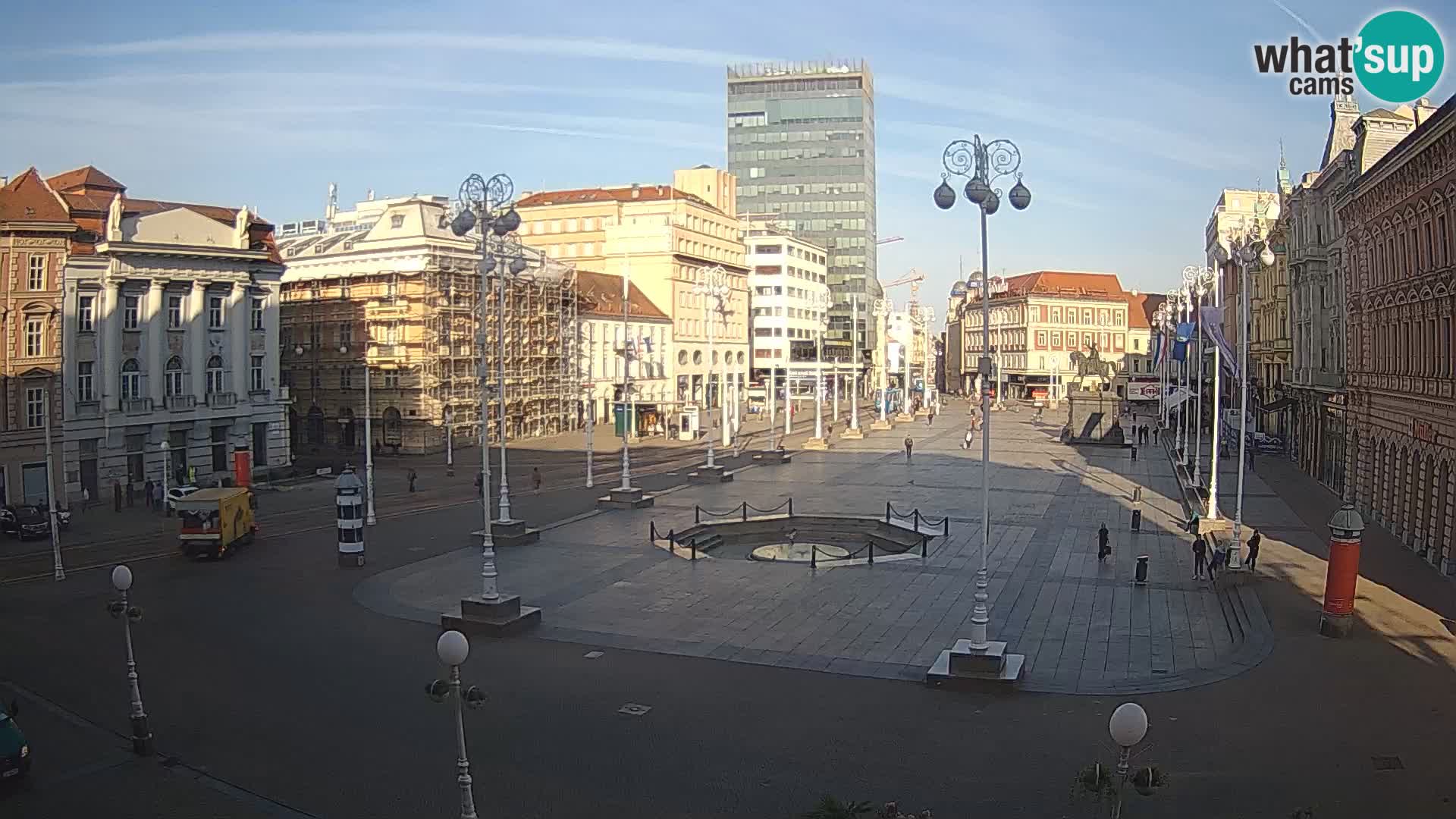 Zagreb Live Webcam – Bana Jelačić square