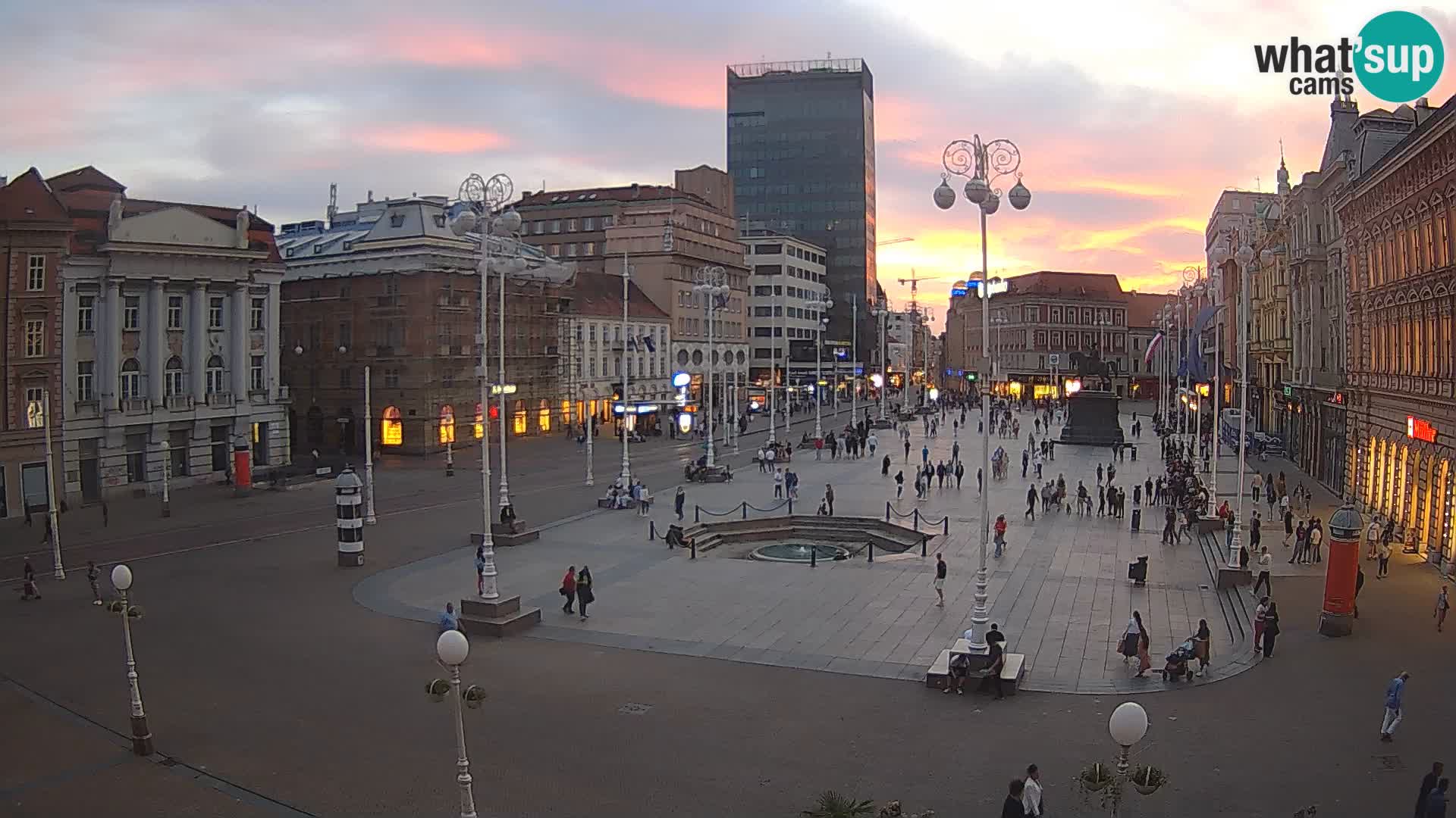 Zagreb Live Webcam – Bana Jelačić square