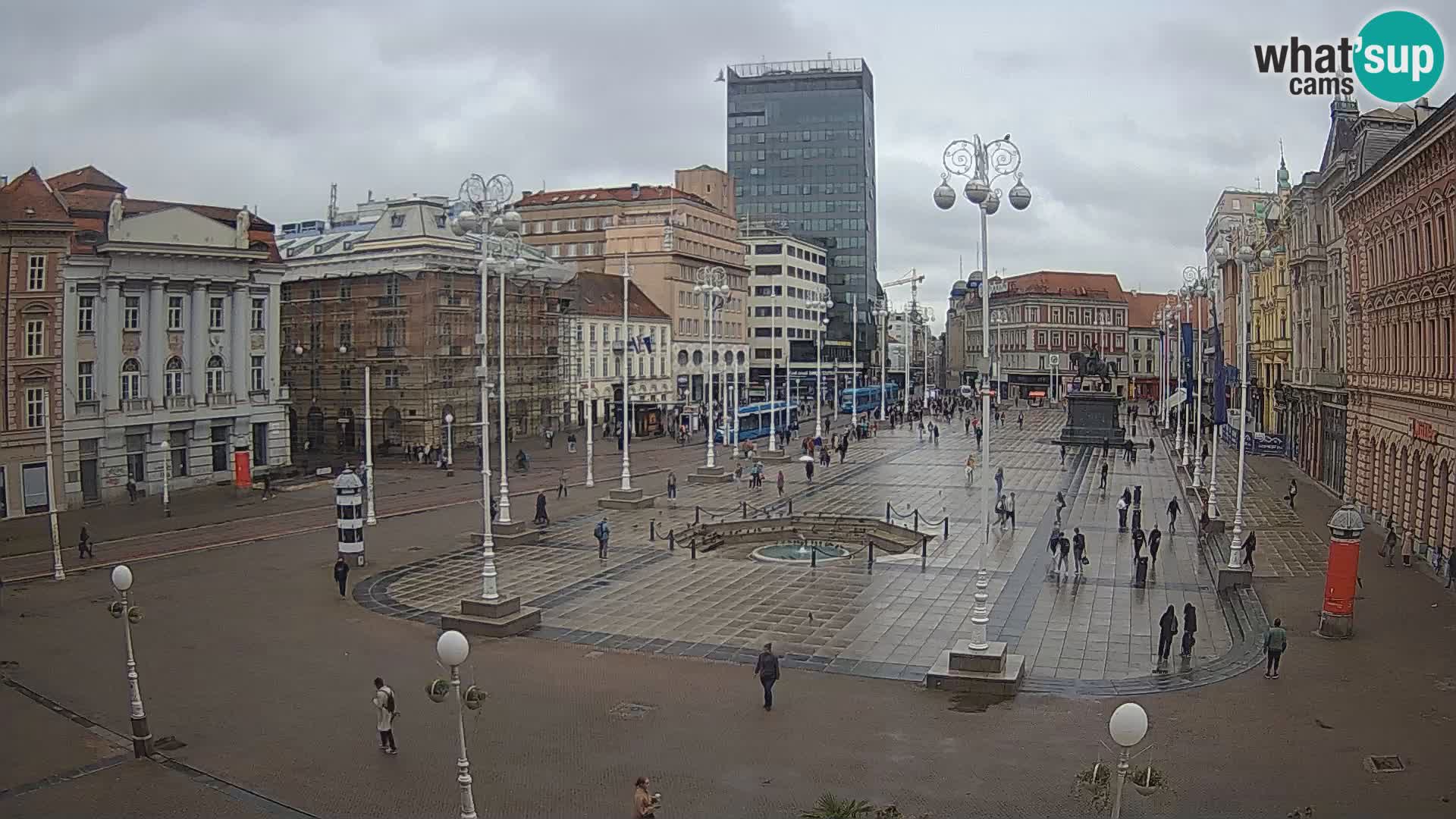 Zagreb spletna kamera trg Bana Jelačića