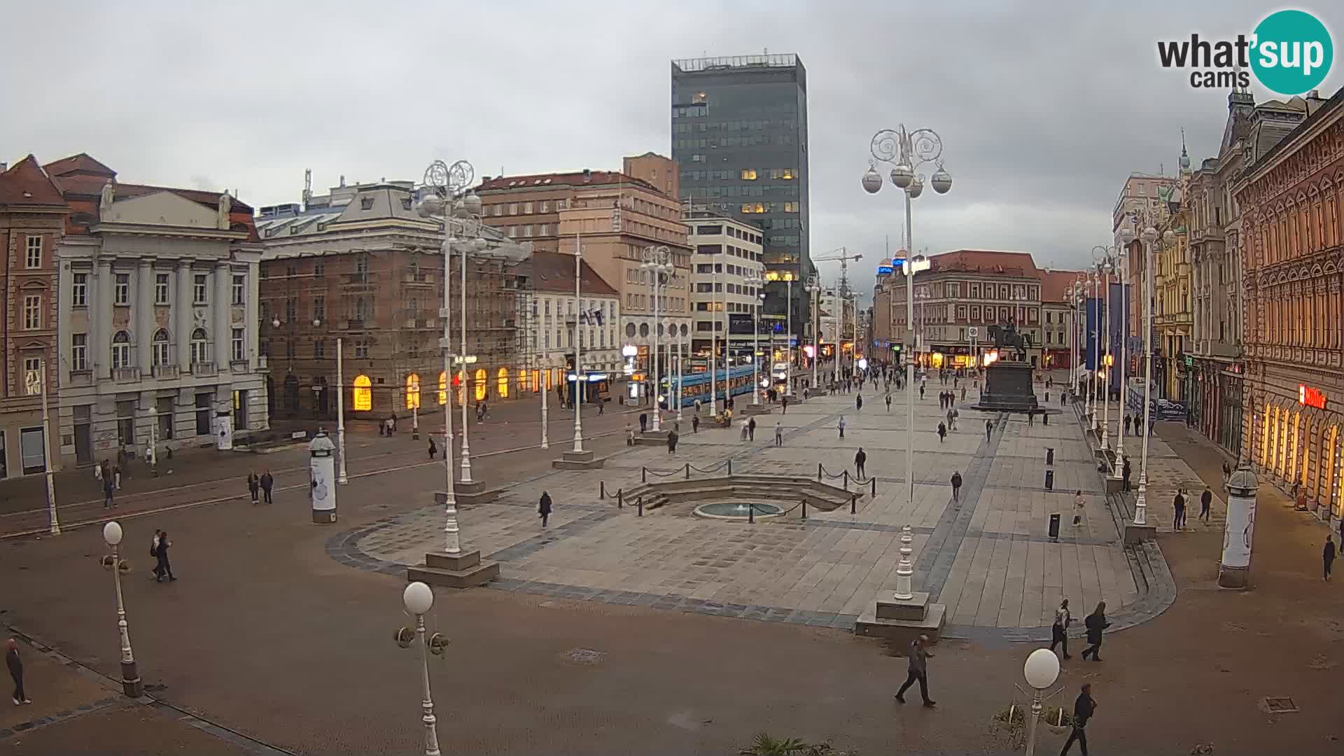 Zagreb Live Webcam – Bana Jelačić square