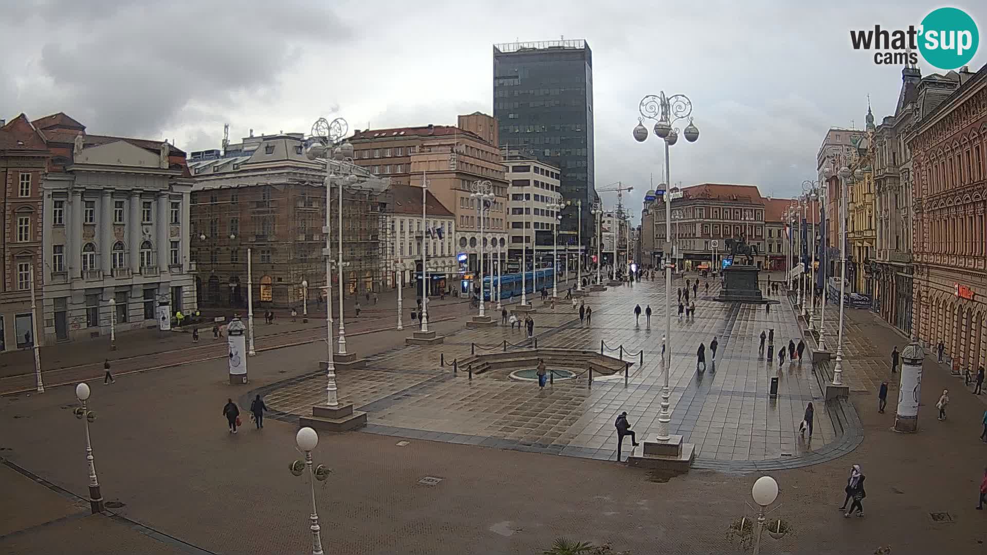 Zagreb spletna kamera trg Bana Jelačića