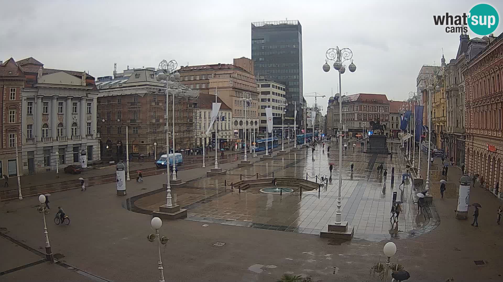 Zagreb spletna kamera trg Bana Jelačića