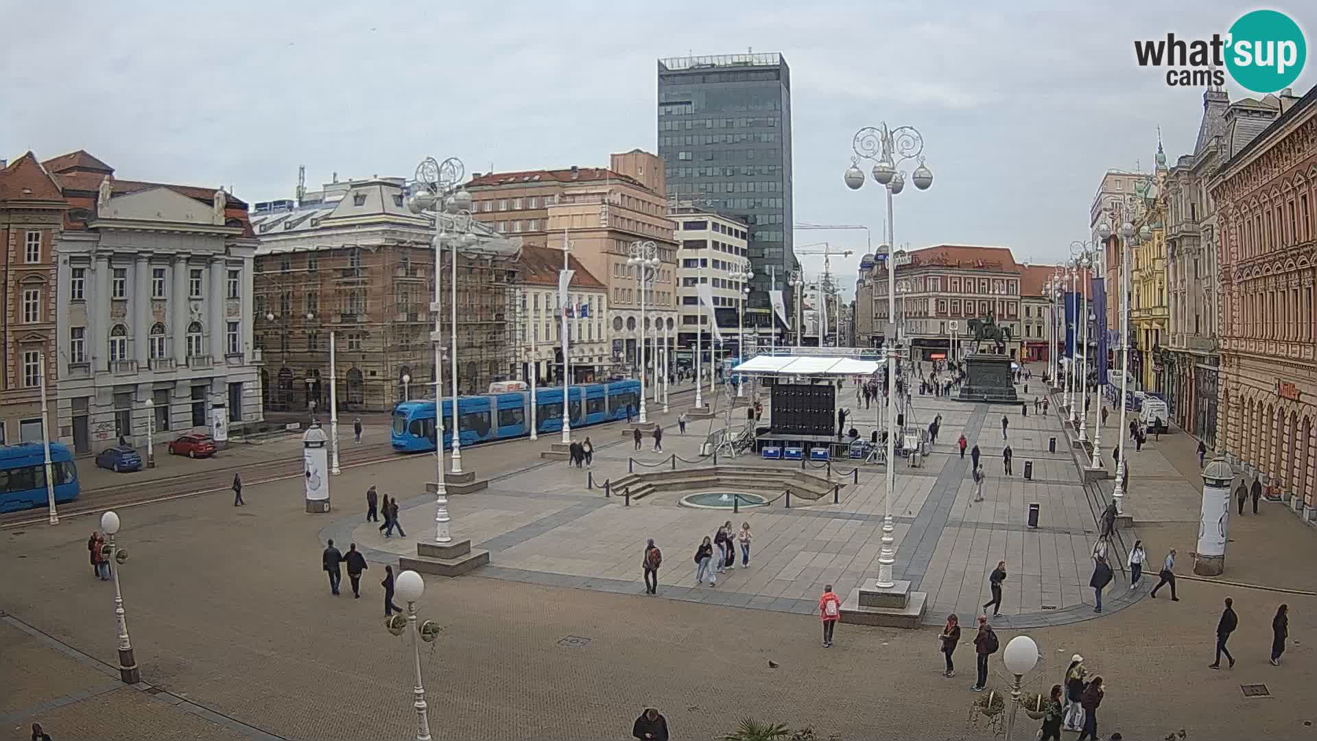 Zagreb spletna kamera trg Bana Jelačića