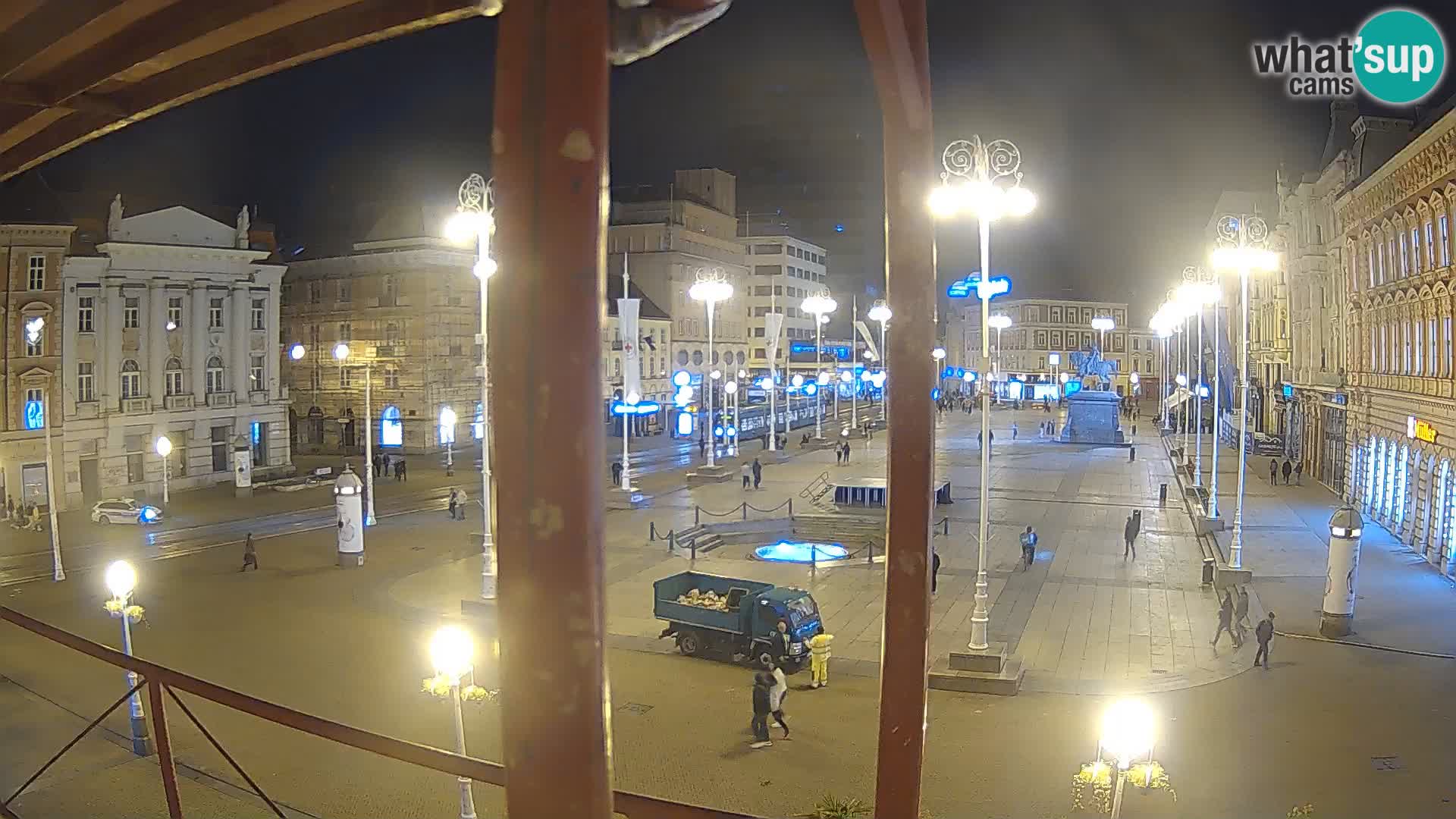 Zagreb spletna kamera trg Bana Jelačića