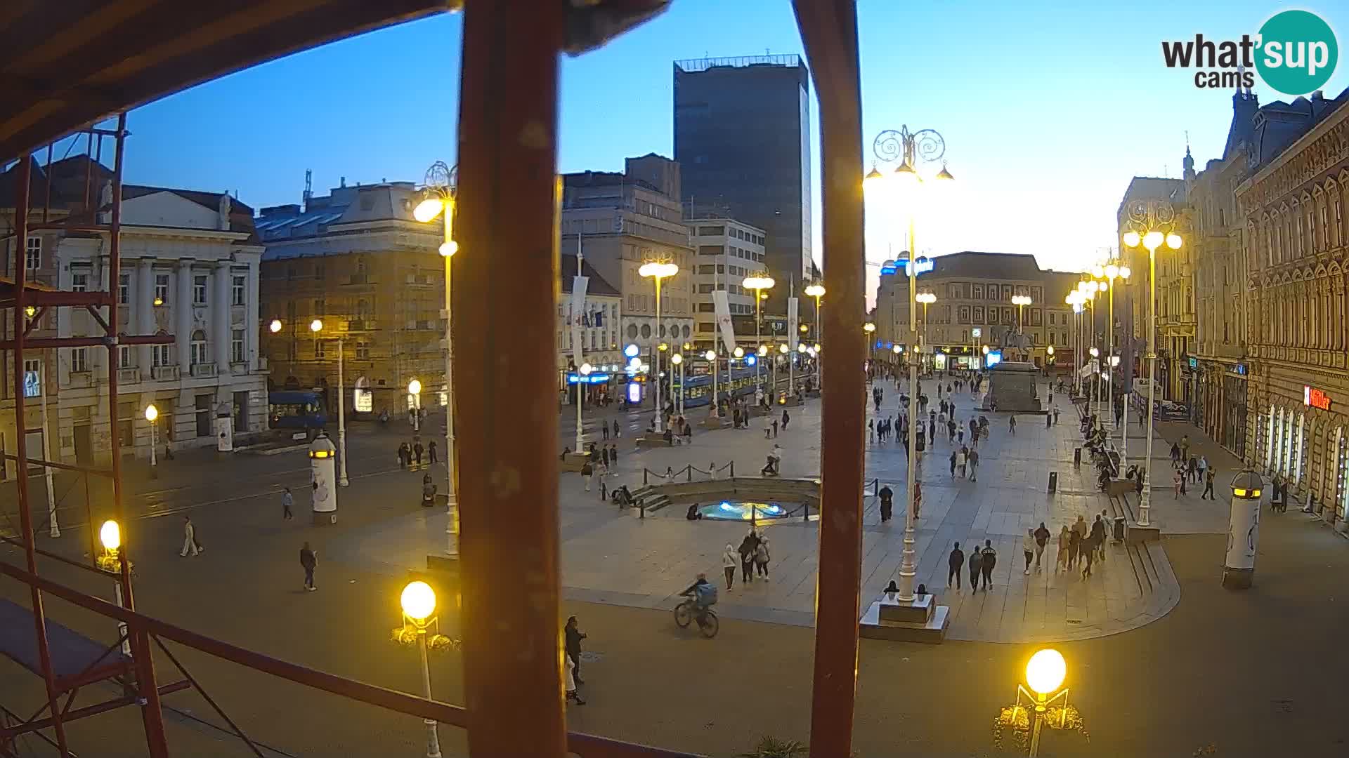 Zagreb Live Webcam – Bana Jelačić square