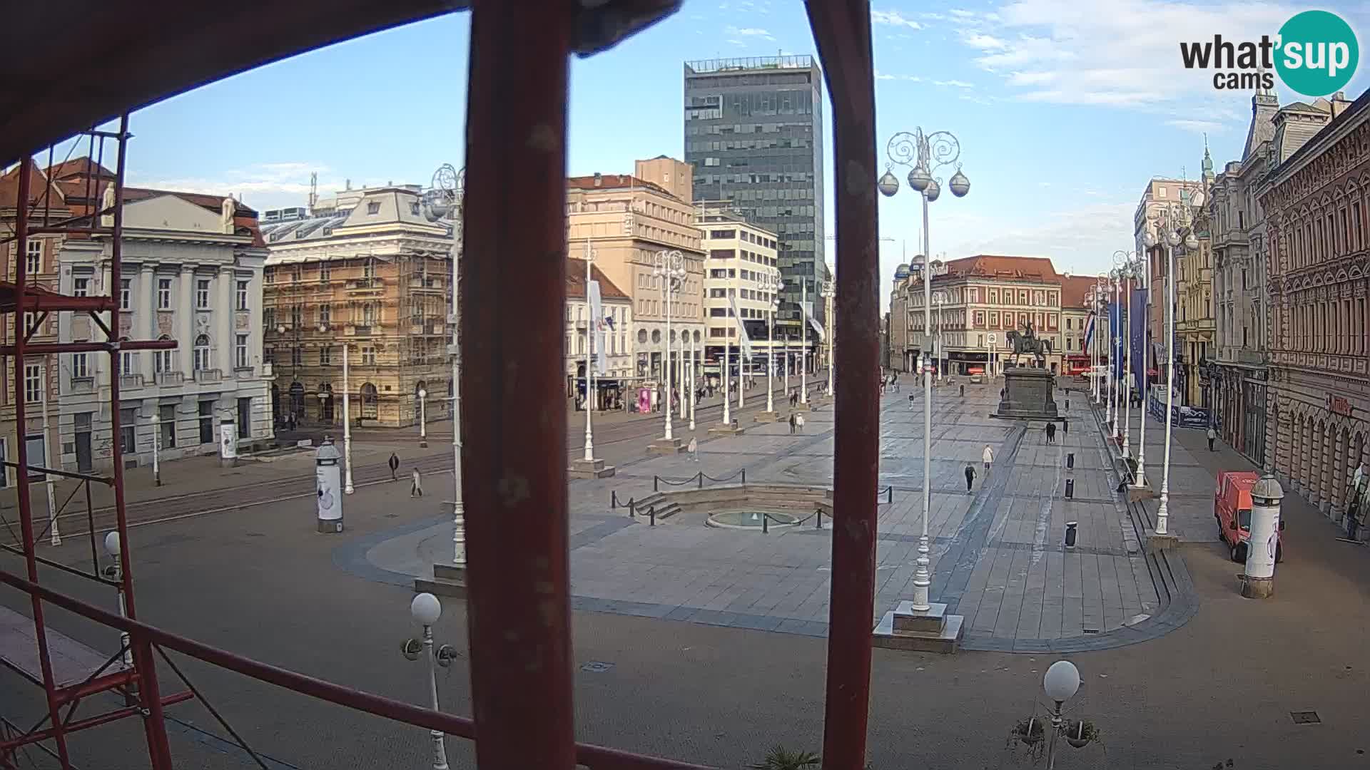 Zagreb Live Webcam – Bana Jelačić square