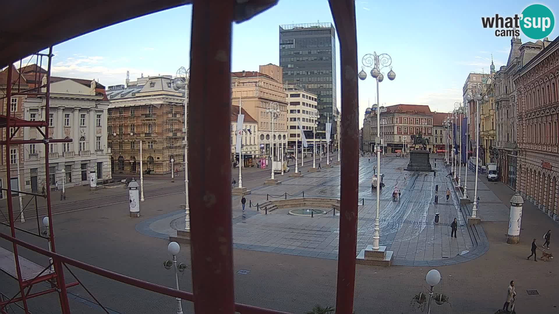 Zagreb Live Webcam – Bana Jelačić square