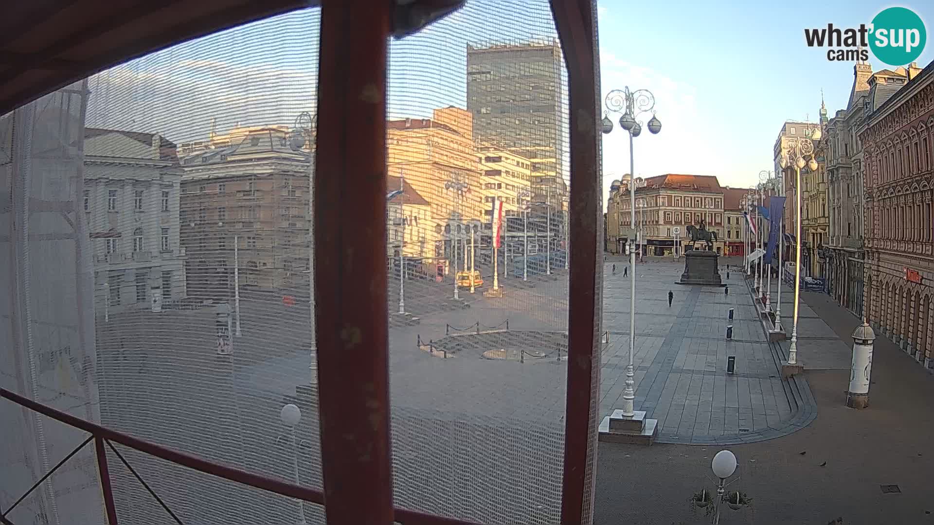 Zagreb Live Webcam – Bana Jelačić square