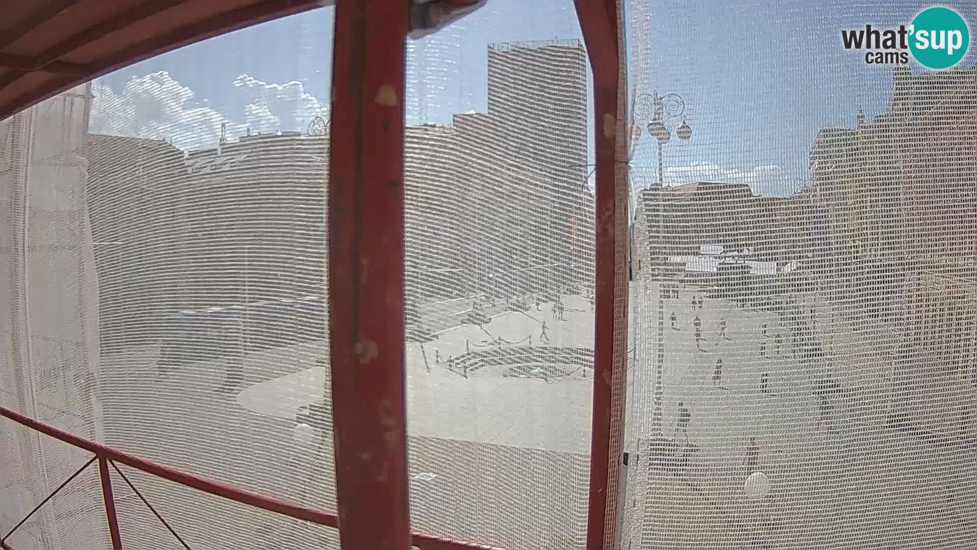 Zagreb spletna kamera trg Bana Jelačića