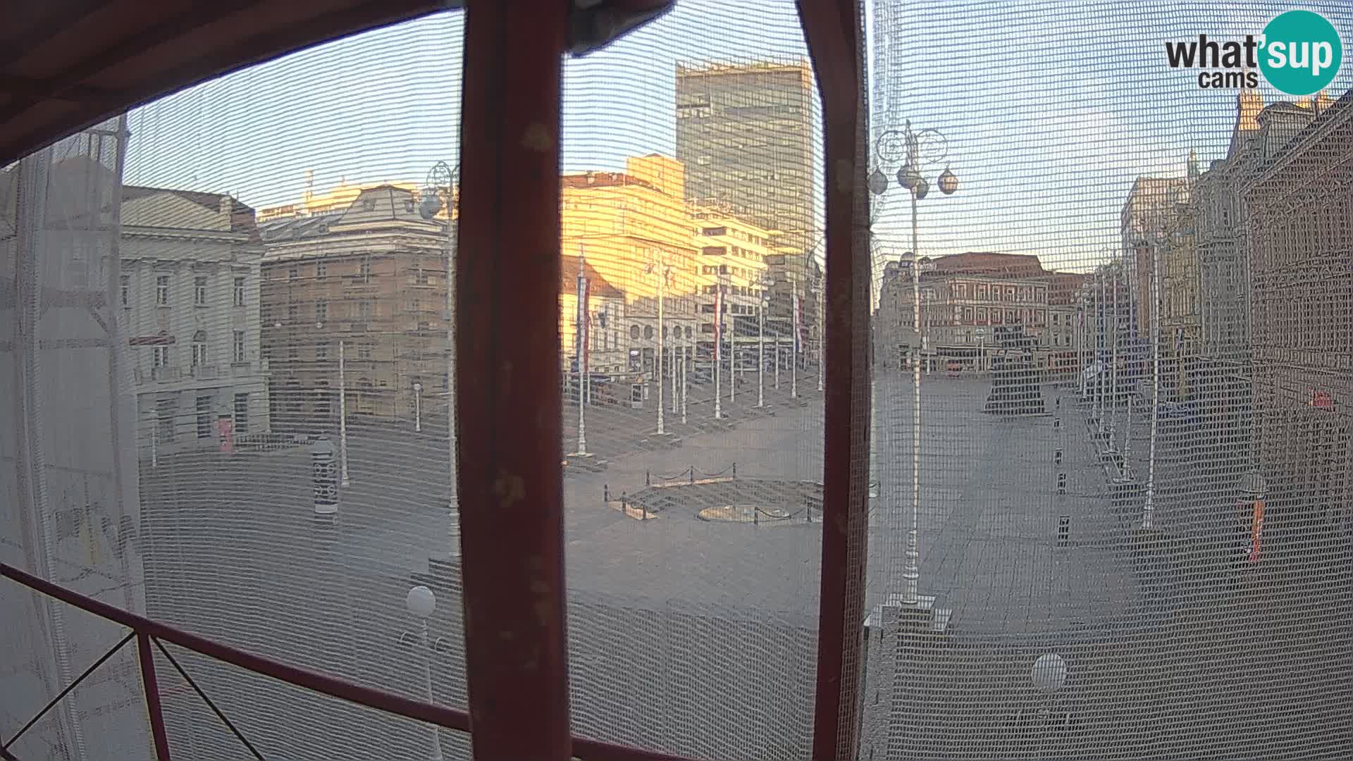 Zagreb Live Webcam – Bana Jelačić square