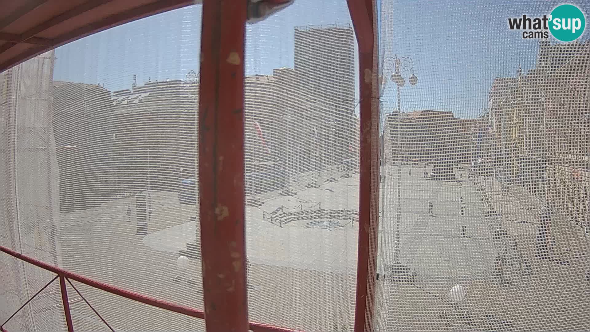 Zagreb Live Webcam – Bana Jelačić square