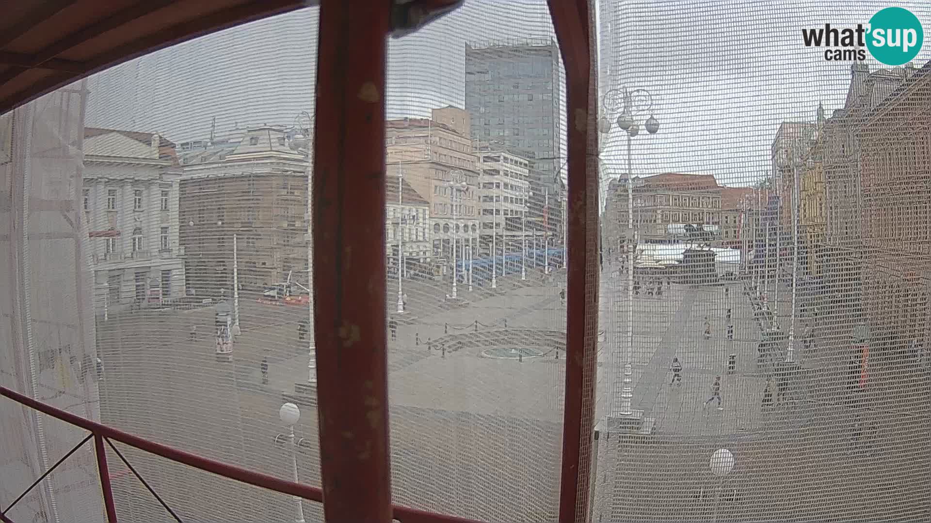 Zagreb spletna kamera trg Bana Jelačića