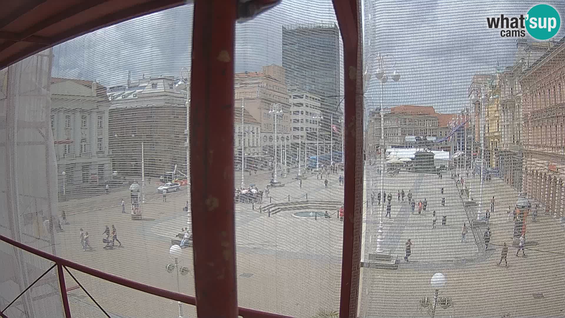 Zagreb Live Webcam – Bana Jelačić square