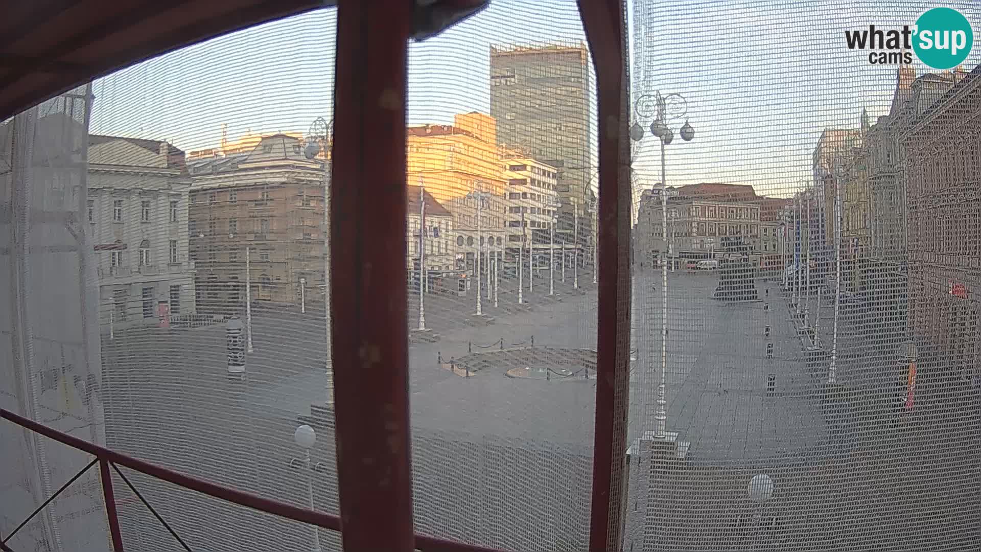 Zagreb spletna kamera trg Bana Jelačića
