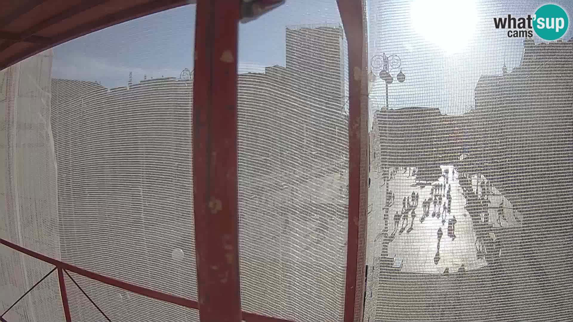 Zagreb Live Webcam – Bana Jelačić square