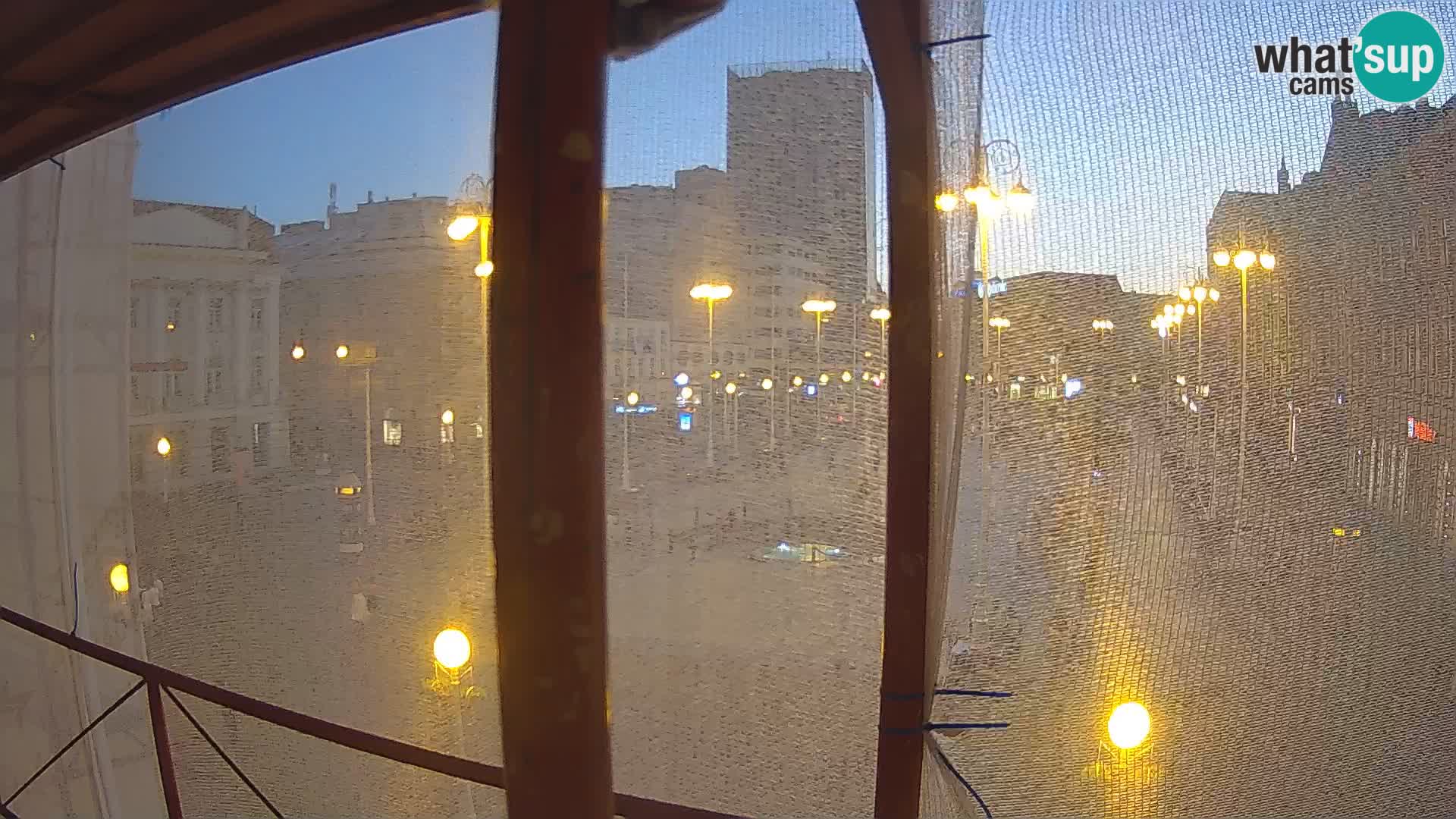 Zagreb Live Webcam – Bana Jelačić square