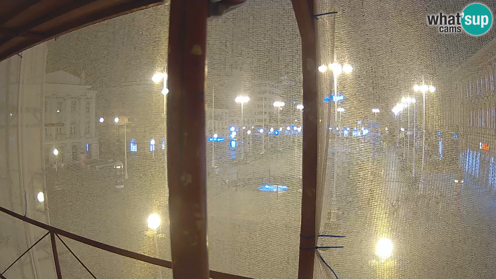 Zagreb Live Webcam – Bana Jelačić square