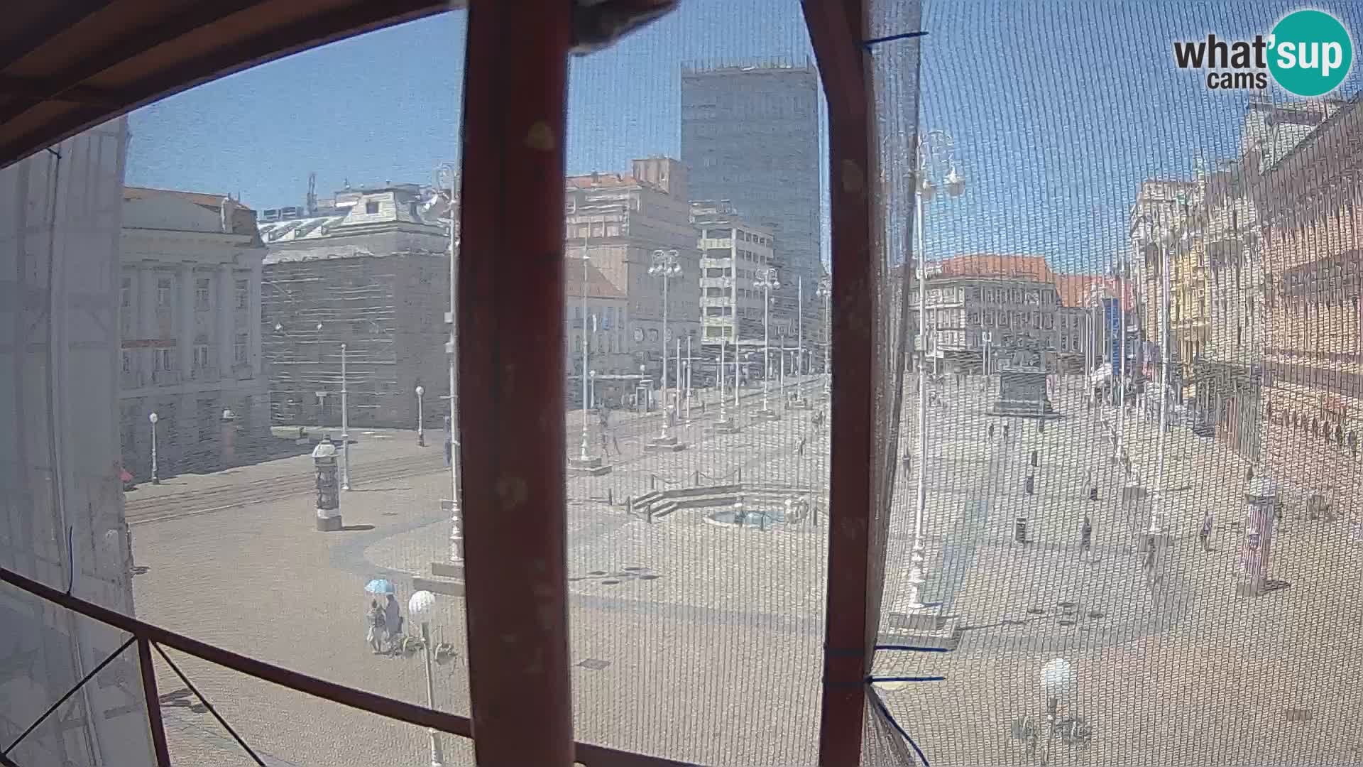 Zagreb Live Webcam – Bana Jelačić square