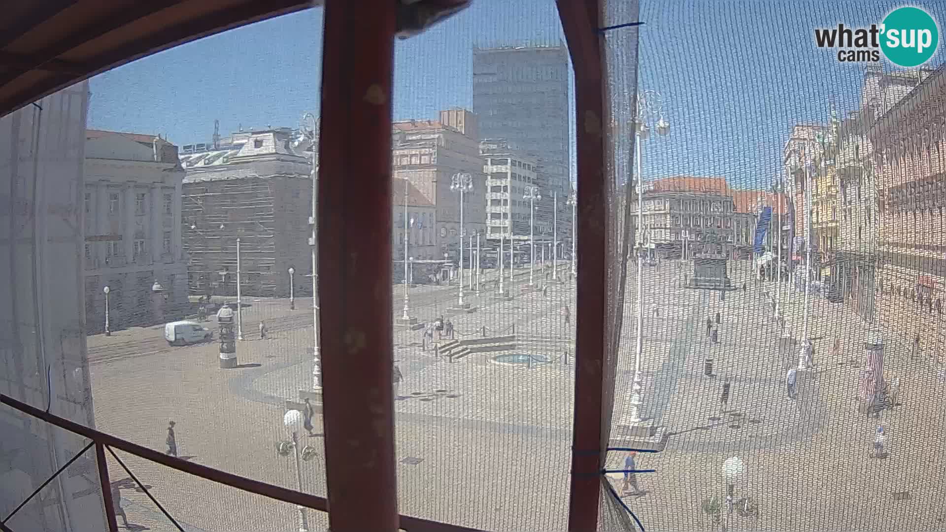 Zagreb spletna kamera trg Bana Jelačića