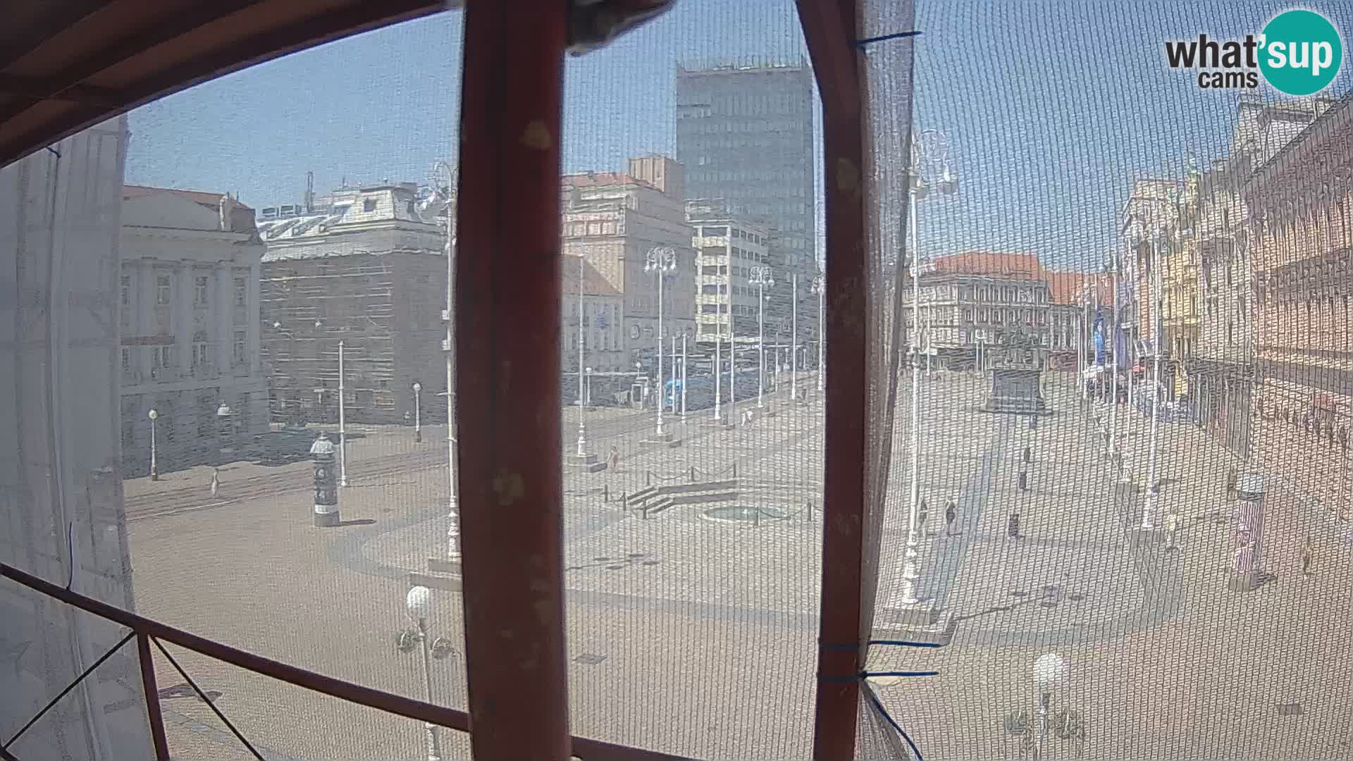 Zagreb spletna kamera trg Bana Jelačića