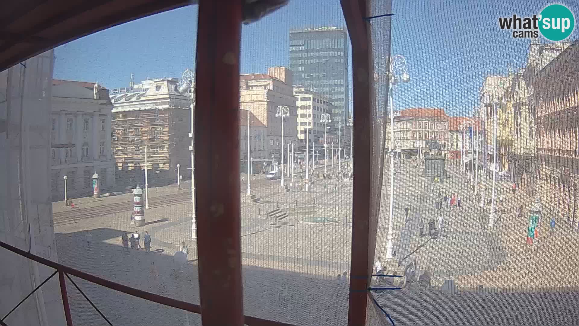 Zagreb spletna kamera trg Bana Jelačića