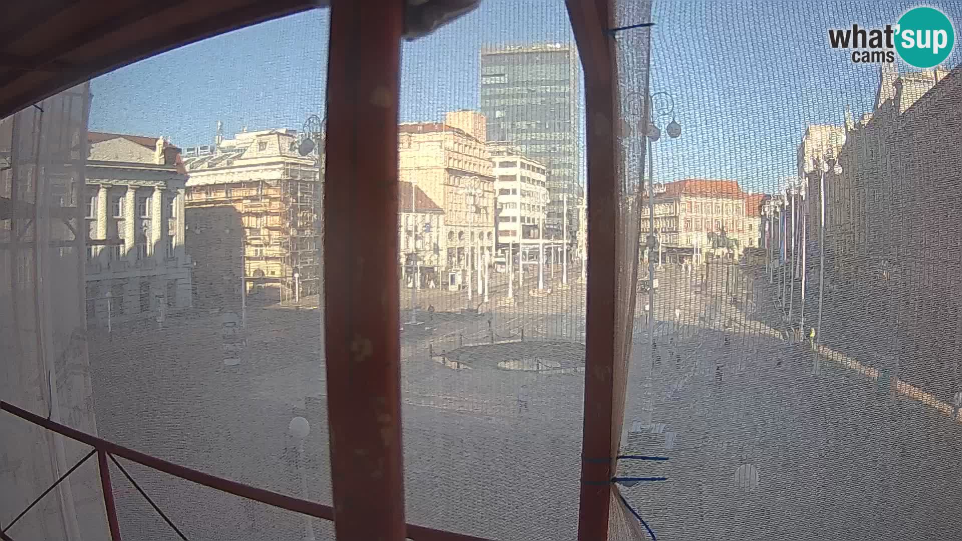 Zagreb Live Webcam – Bana Jelačić square