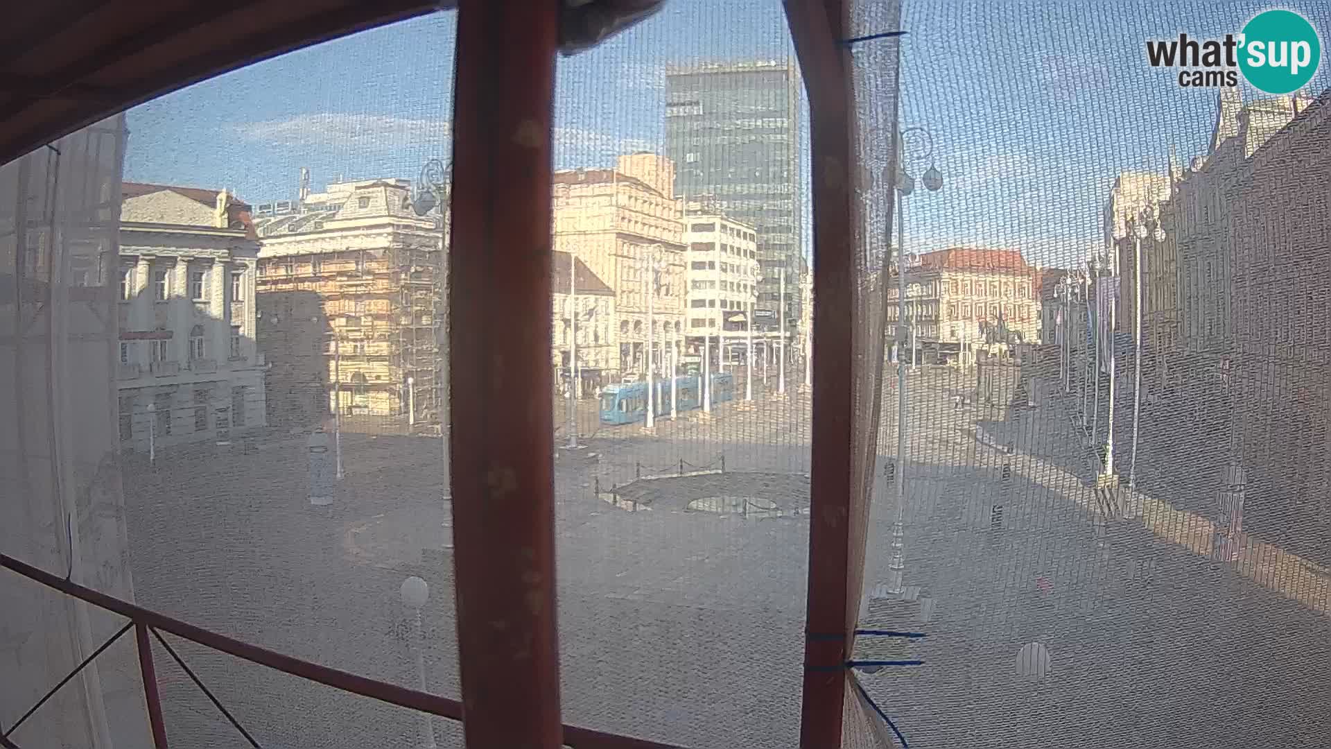 Zagreb Live Webcam – Bana Jelačić square