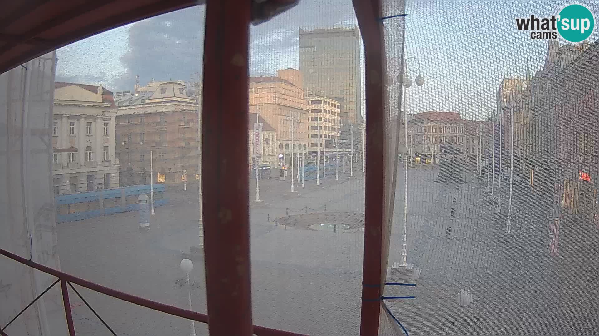Zagreb Live Webcam – Bana Jelačić square
