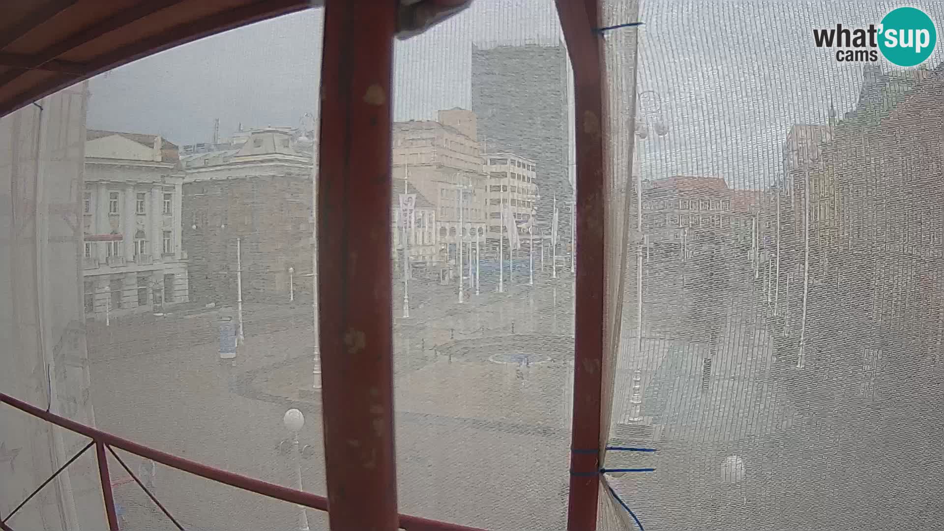 Zagreb Live Webcam – Bana Jelačić square
