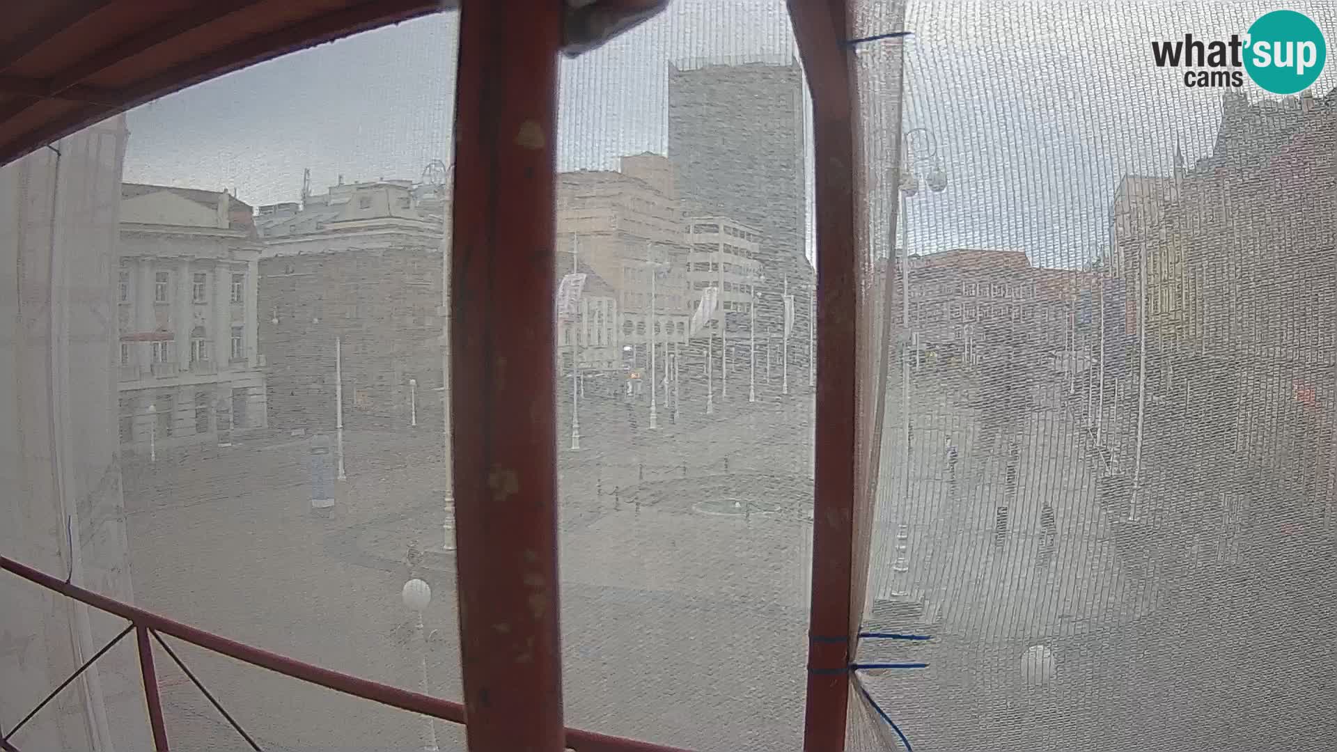 Zagreb Live Webcam – Bana Jelačić square