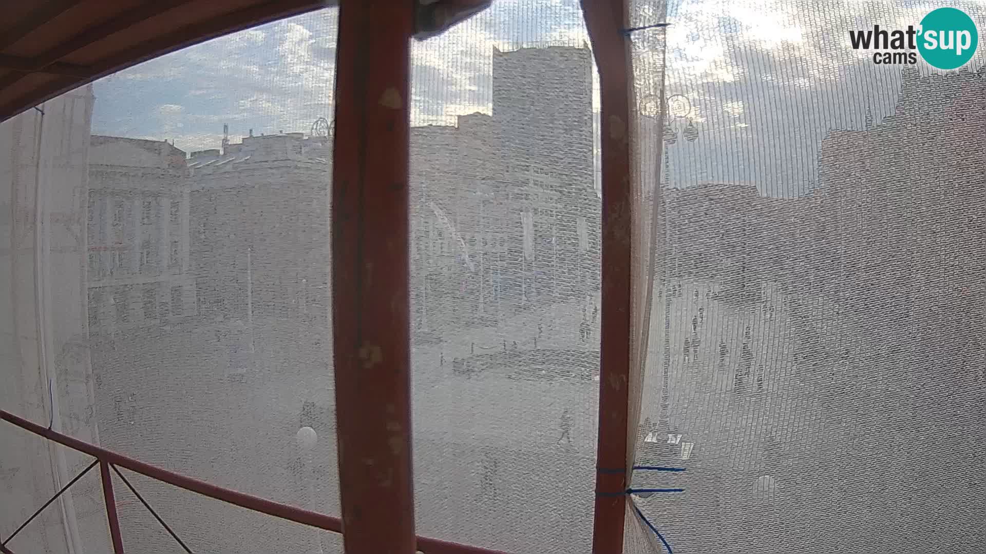 Zagreb Live Webcam – Bana Jelačić square