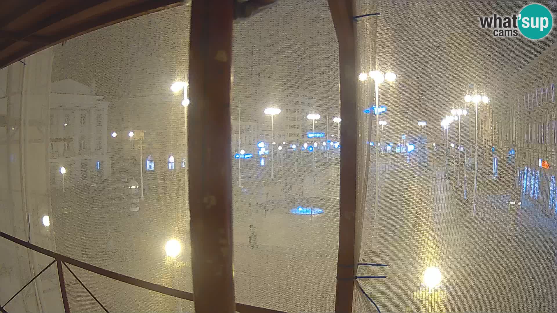 Zagreb Live Webcam – Bana Jelačić square