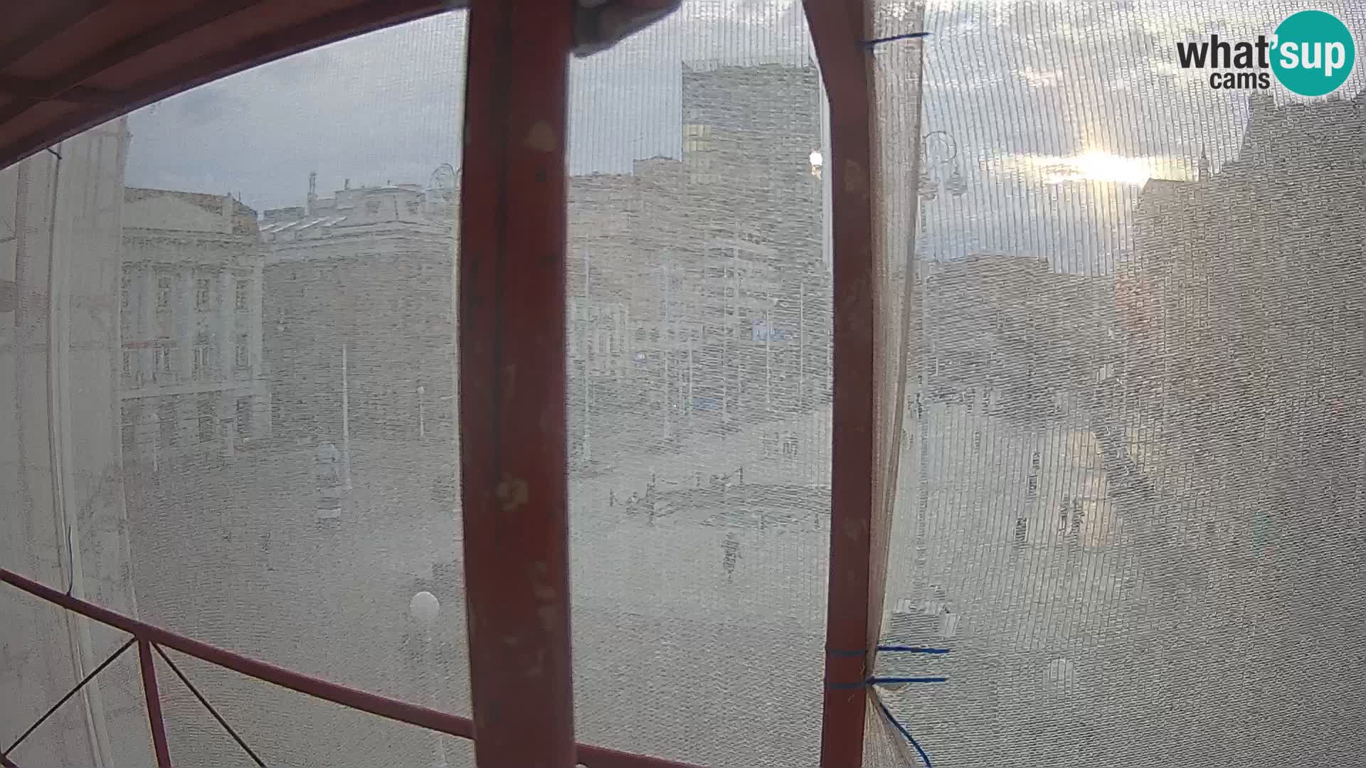 Zagreb Live Webcam – Bana Jelačić square