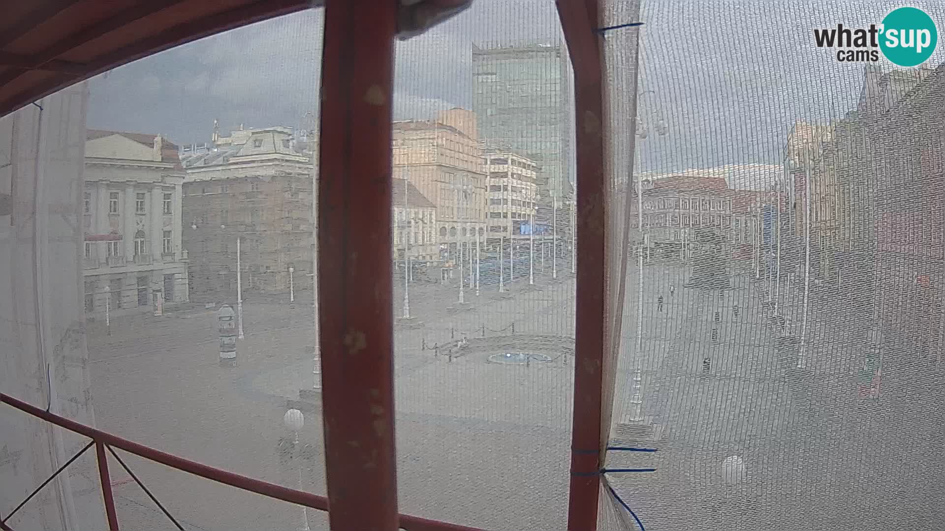 Zagreb Live Webcam – Bana Jelačić square
