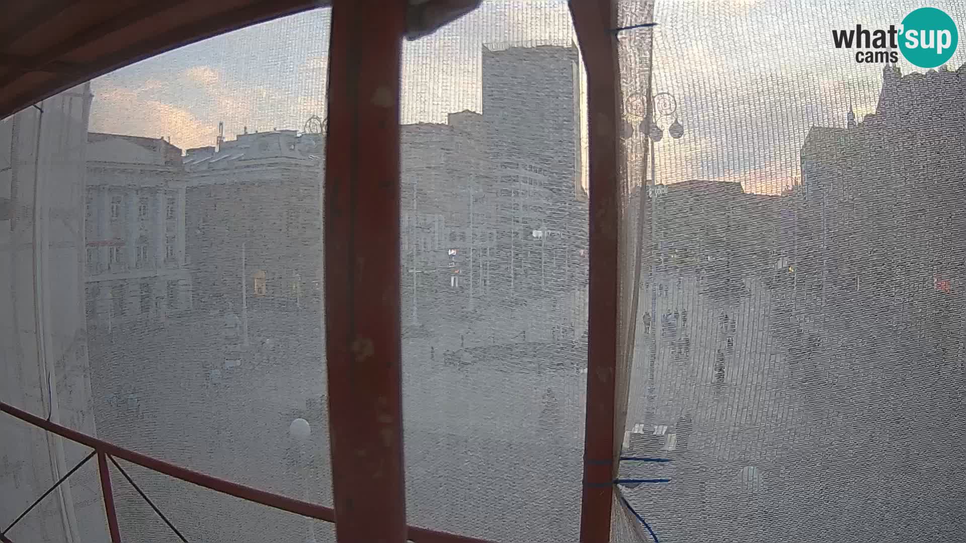Zagreb Live Webcam – Bana Jelačić square