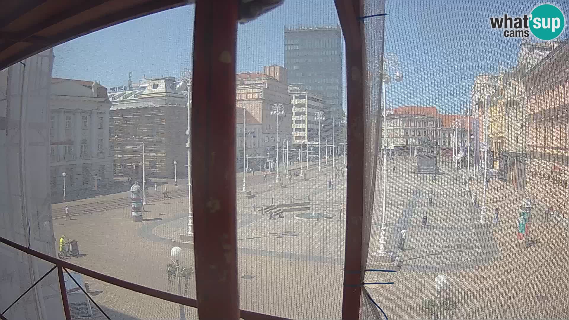 Zagreb Live Webcam – Bana Jelačić square