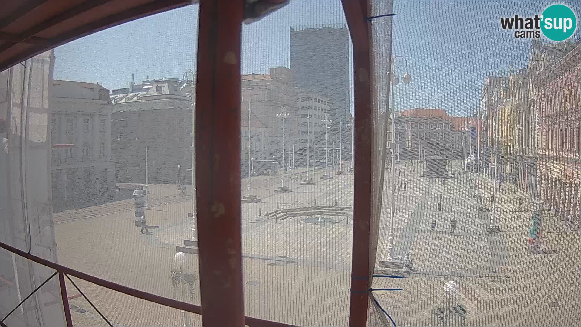 Zagreb Live Webcam – Bana Jelačić square