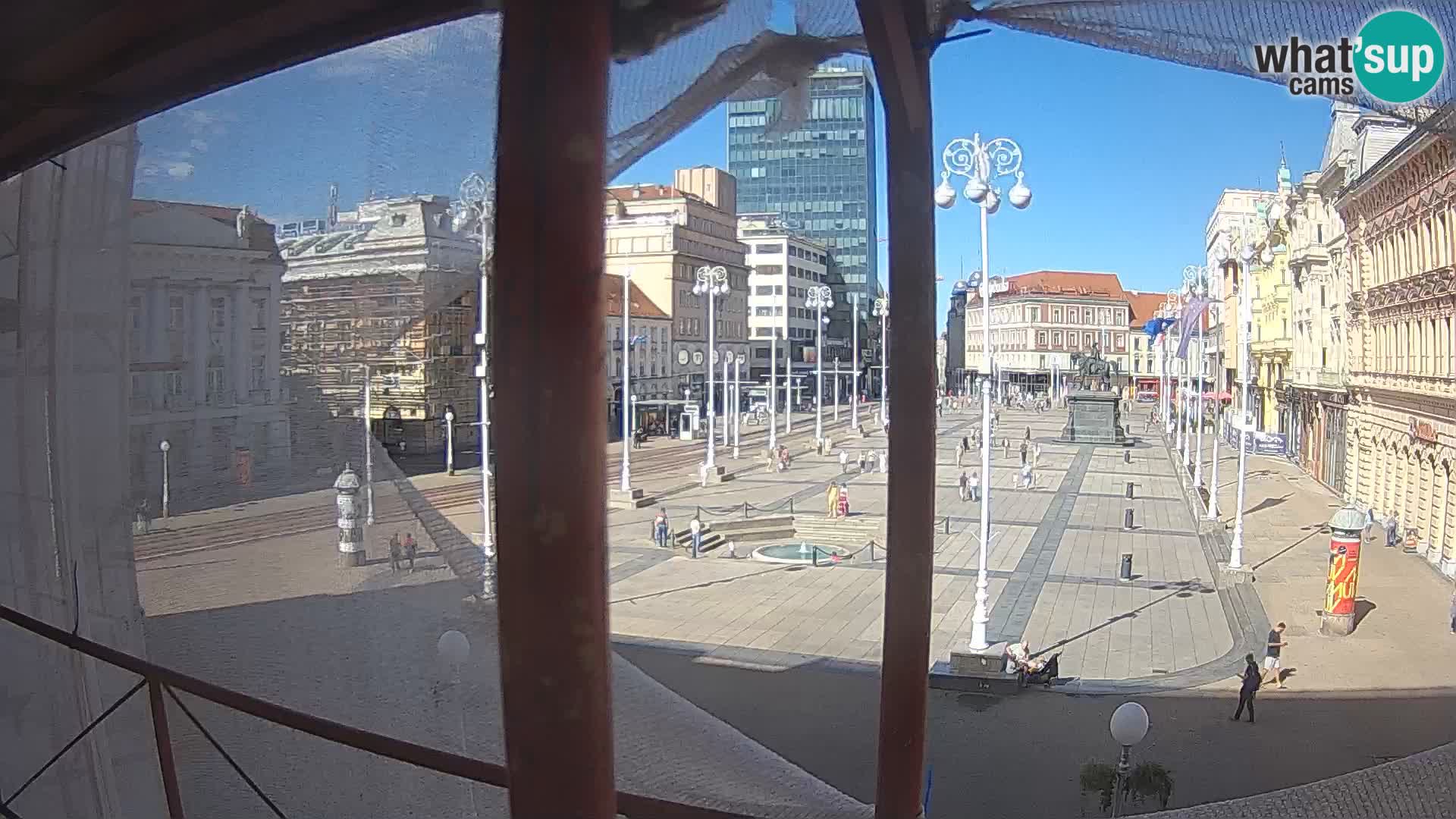 Zagreb spletna kamera trg Bana Jelačića