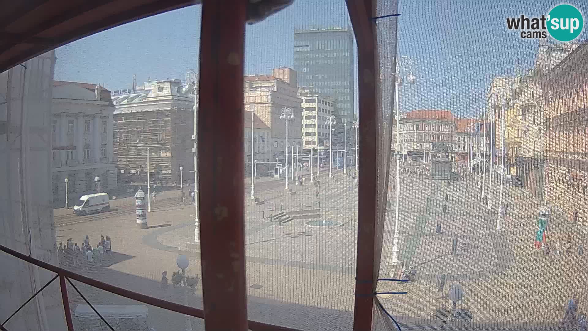 Zagreb spletna kamera trg Bana Jelačića