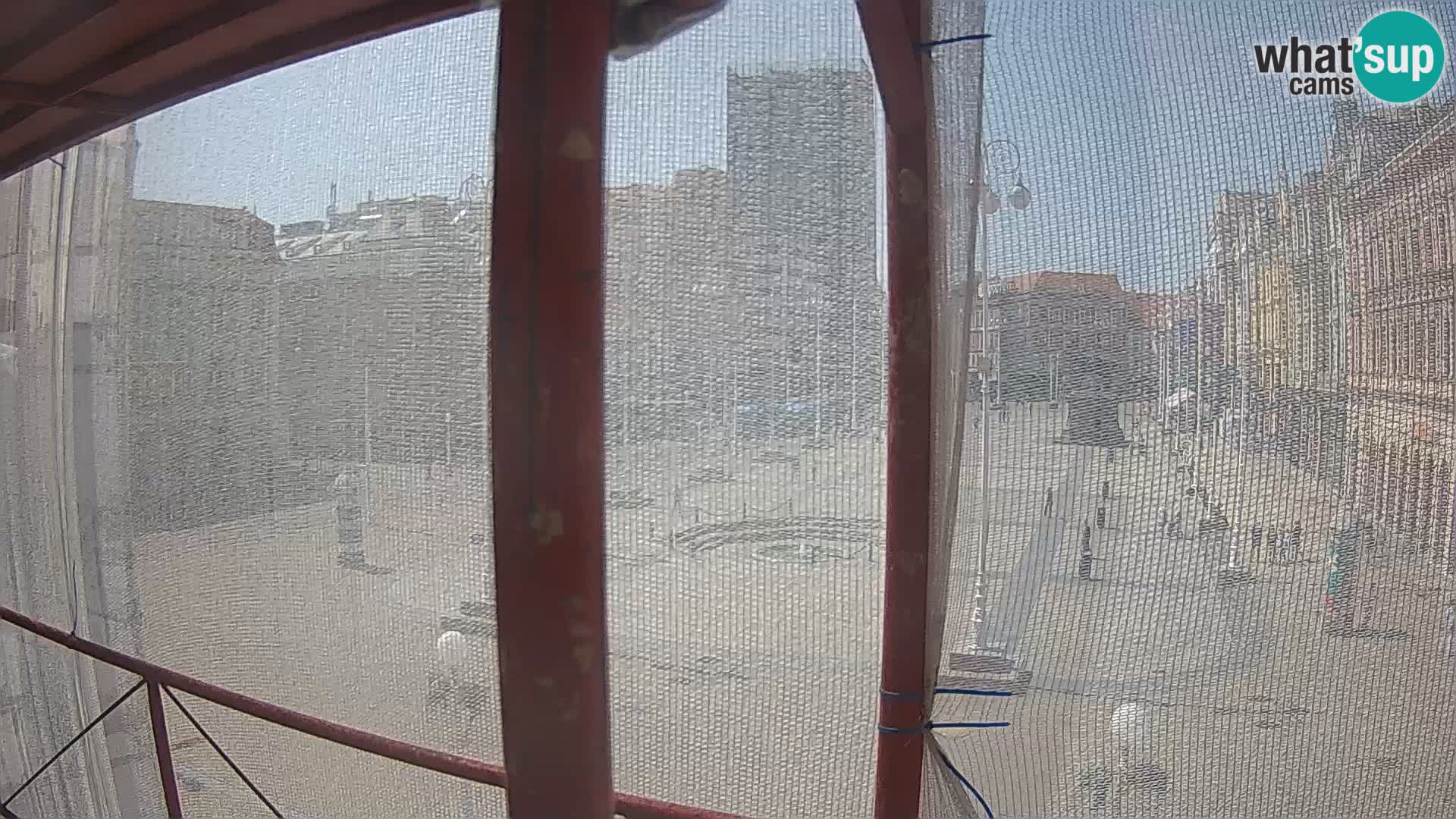 Zagreb spletna kamera trg Bana Jelačića