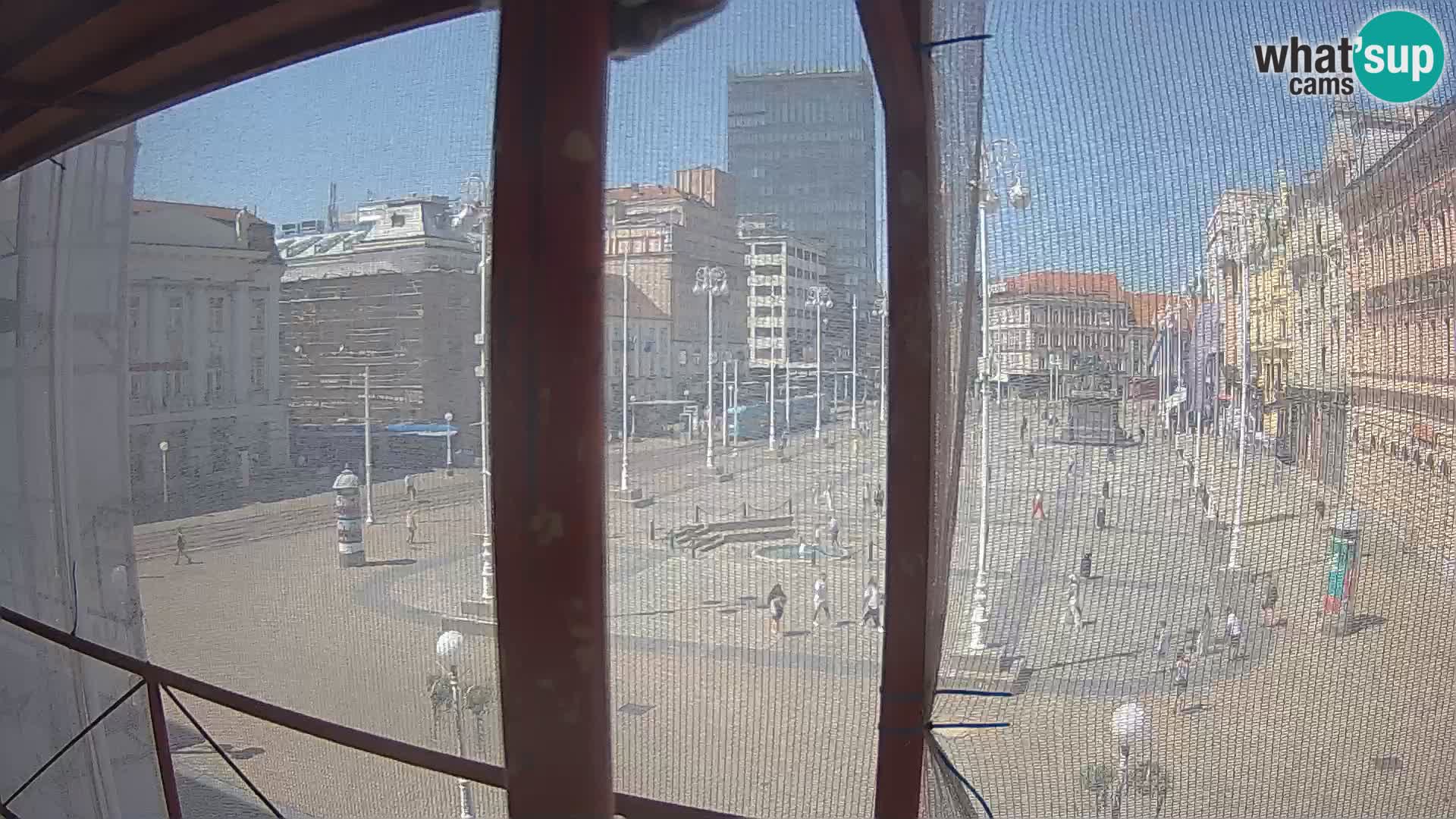Zagreb spletna kamera trg Bana Jelačića