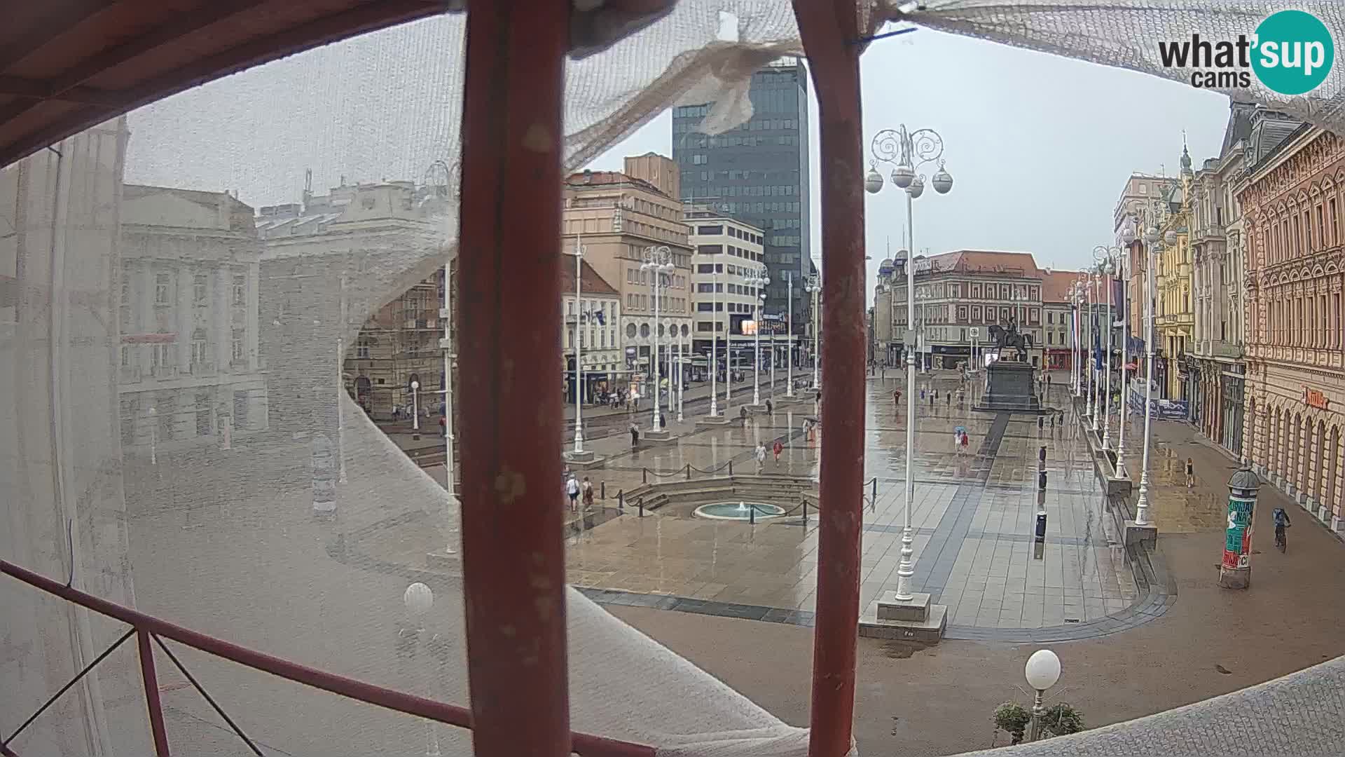 Zagreb spletna kamera trg Bana Jelačića