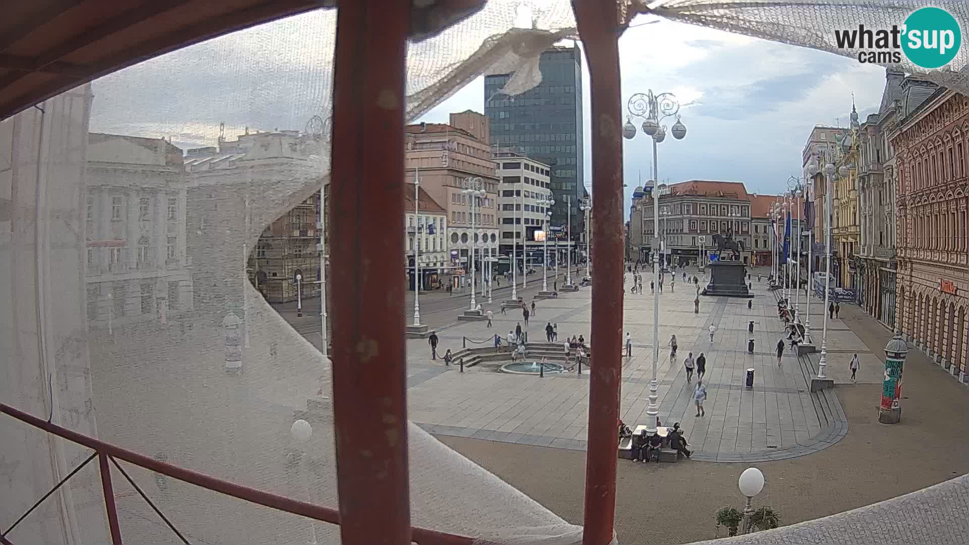 Zagreb Live Webcam – Bana Jelačić square