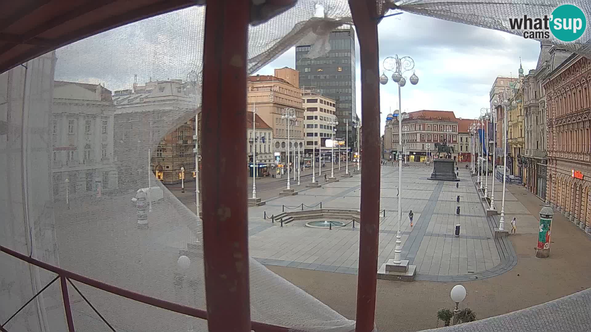 Zagreb Live Webcam – Bana Jelačić square