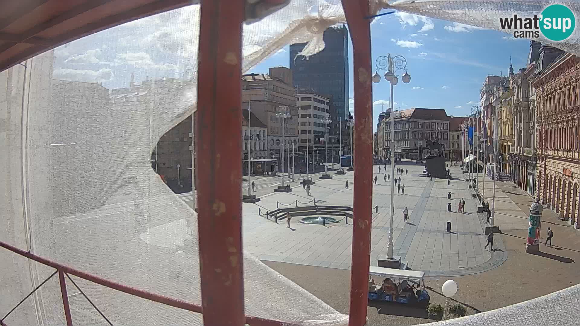 Zagreb spletna kamera trg Bana Jelačića